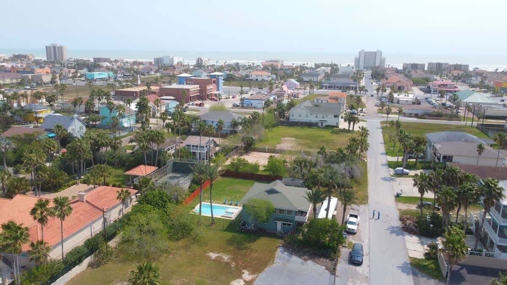 Madre Azul Bay House 3 Bedroom Home