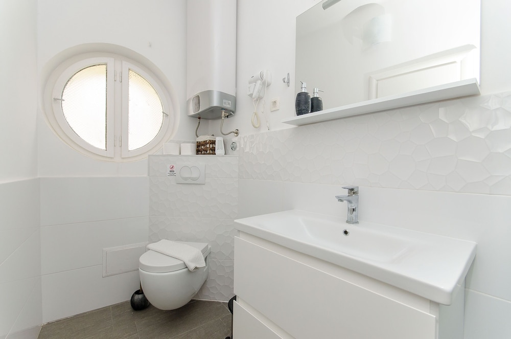 Split Vacations - Apartment and Room Columbo - Property Image 9