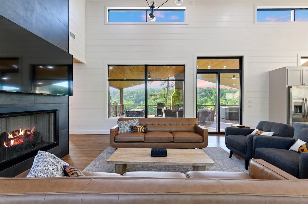 Luxury Retreat in Broken Bow
