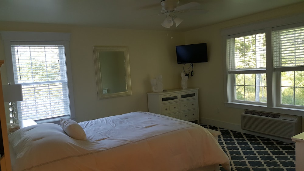 Sheepscot Harbour Village Resort