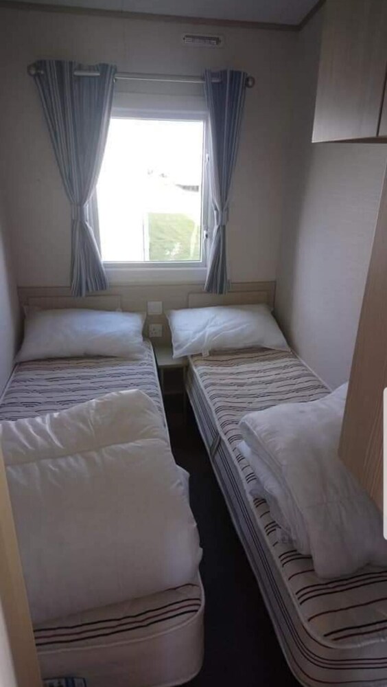 Lovely Multiple dog Friendly Caravan Rhyl view 3