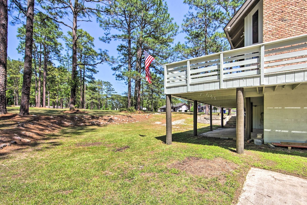 Brookeland Resort Cabin w/ Golf + Lake Access view 3
