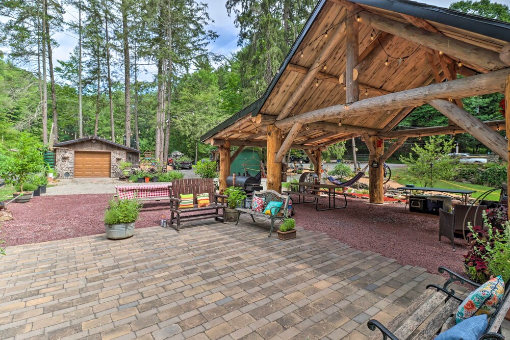 Spacious Escape w/ Deck & Ponds Near Skiing! view 5