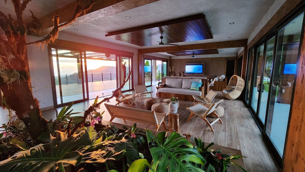 Lamangata - Luxury Surf Resort