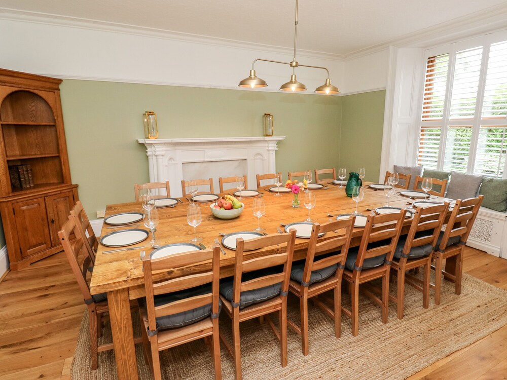 The Old Post Office - Pet Friendly Group Stays in Holmfirth