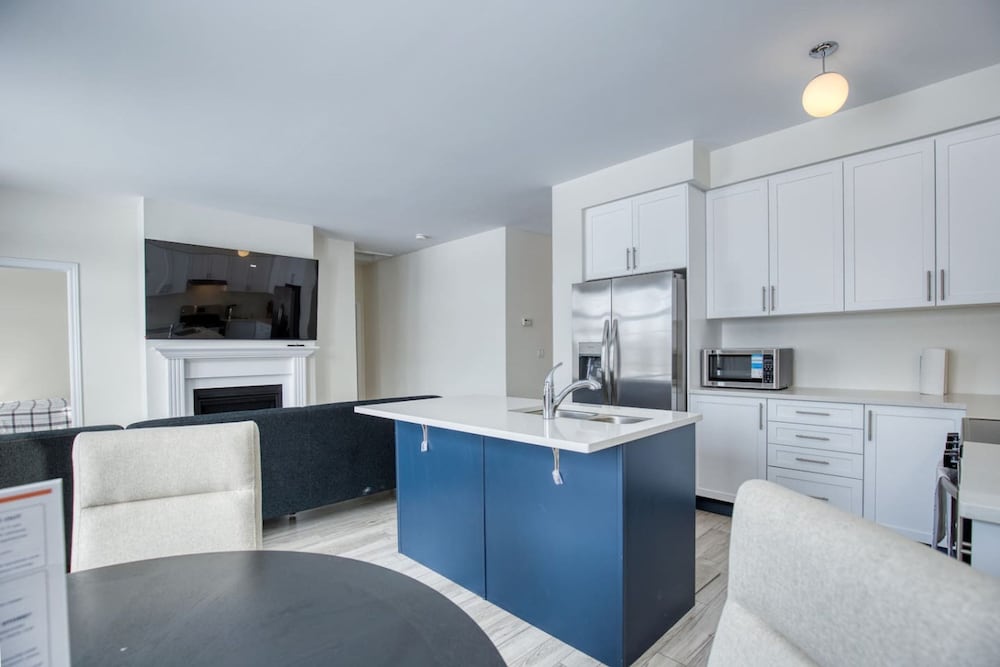 Spacious Brand New 4-bed Retreat in Quinte West