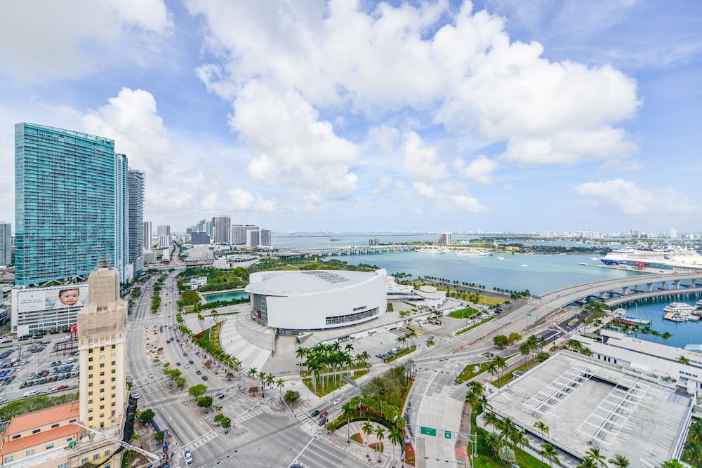 Prime Spot Stunning Ocean & Bay Views