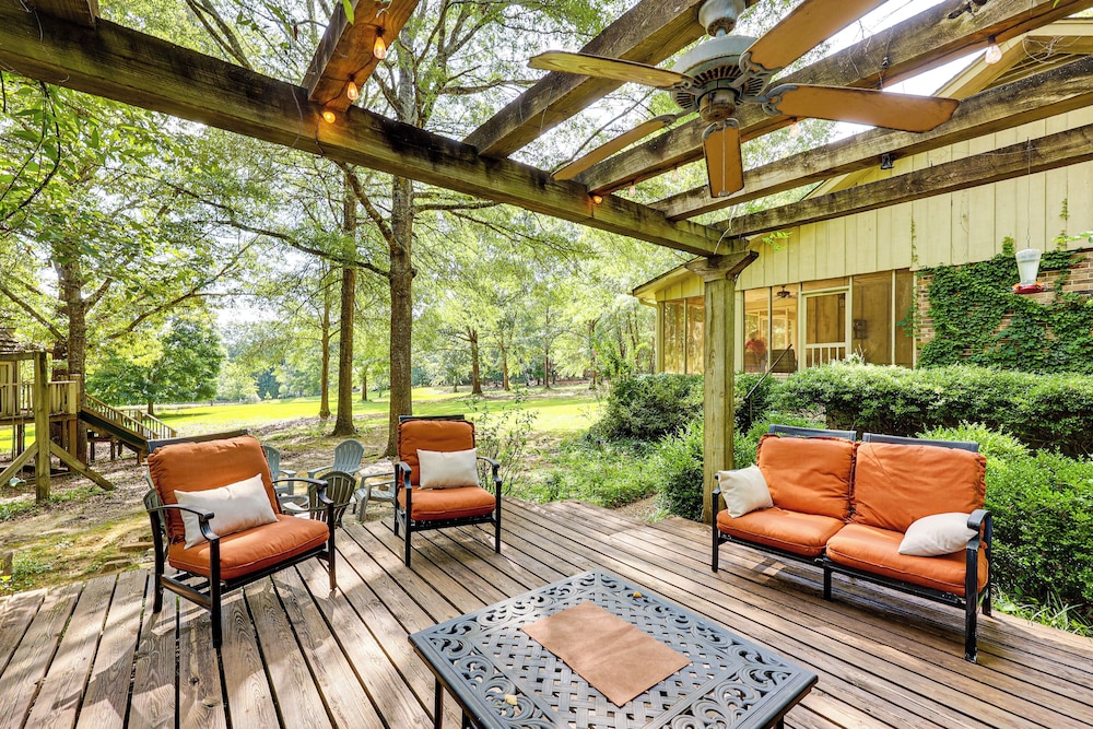 Waterfront Home w/ Playground Near Degray & Caddo!
