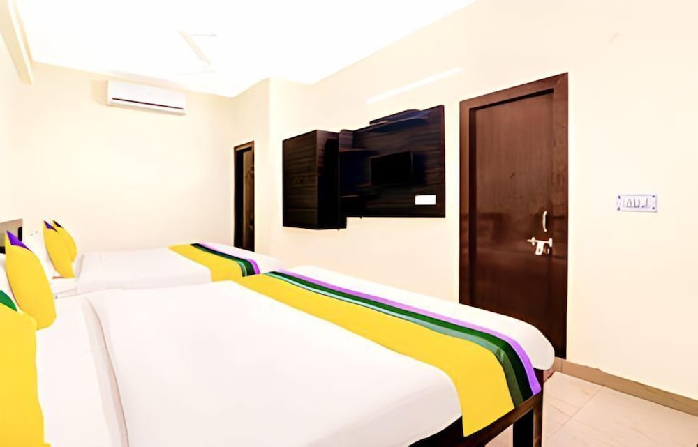 Hotel Pragati palace
