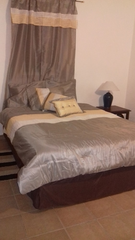 Over The Hill - Guesthouse & Residence view 2