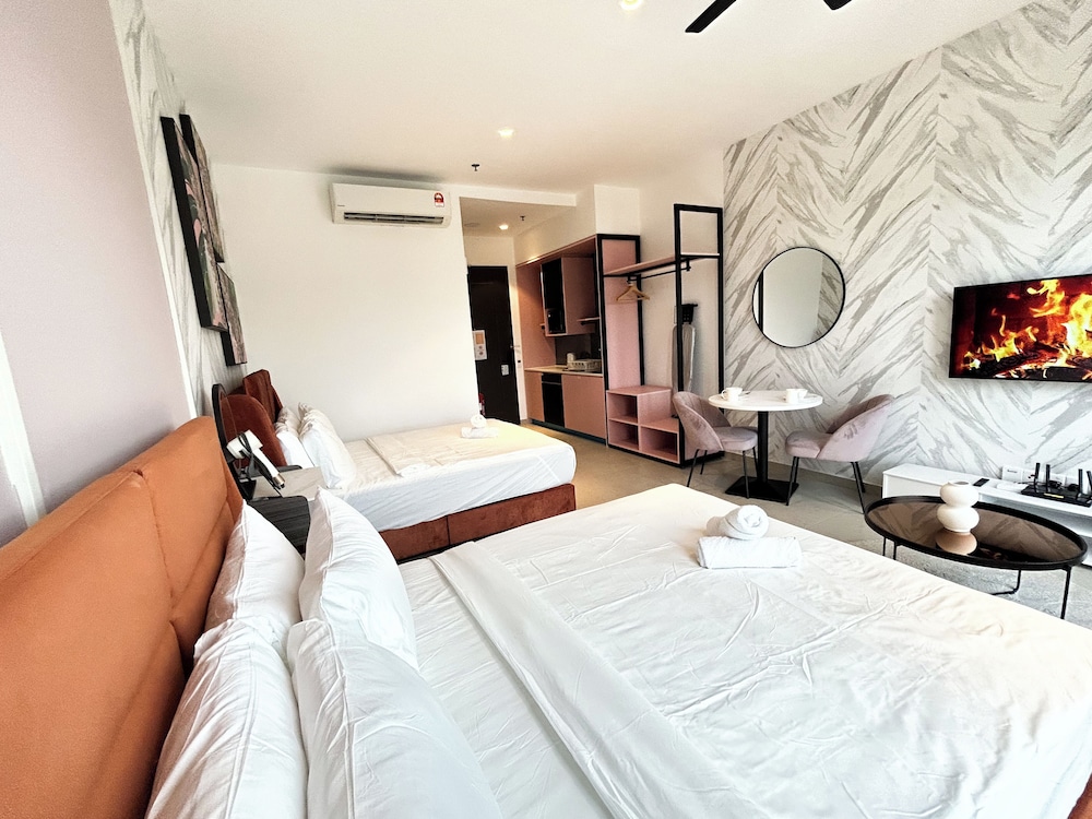 The Paxtonz by Manhattan Group