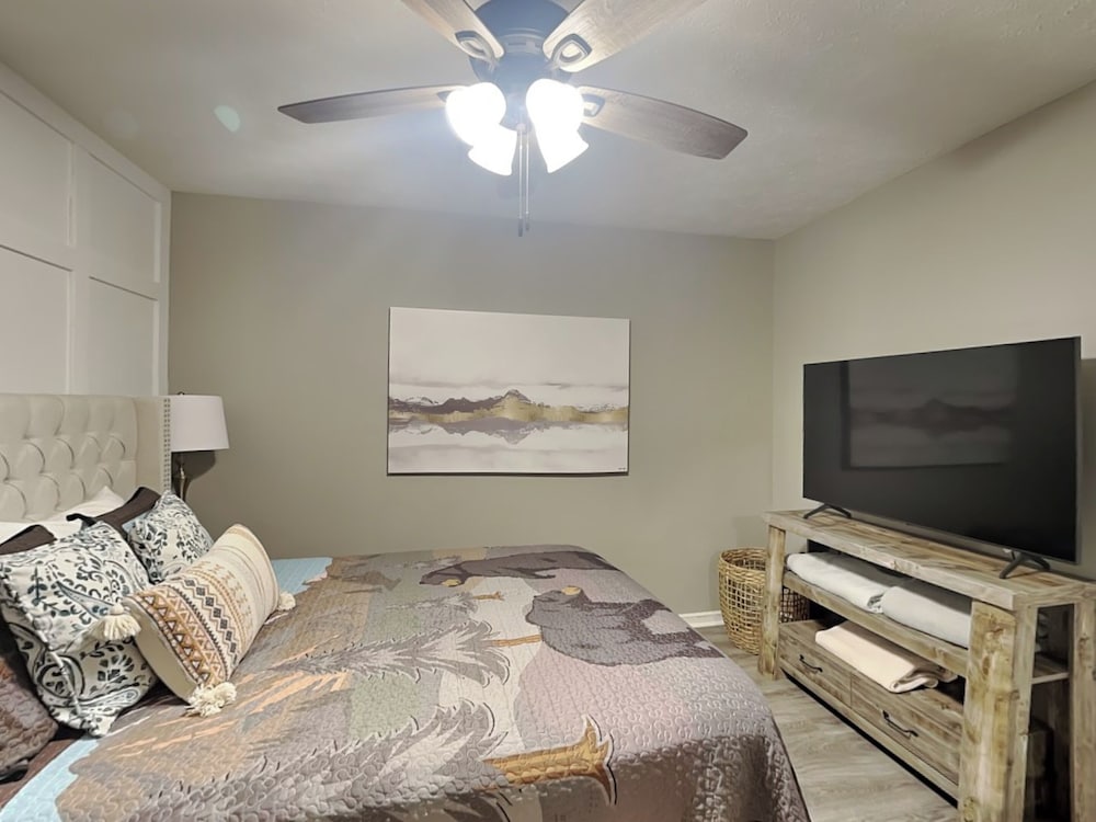 Hilltop Hideaway by Jackson Mountain Rentals