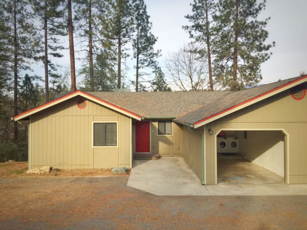 Prime Location Yosemite Expedition by Casa Oso