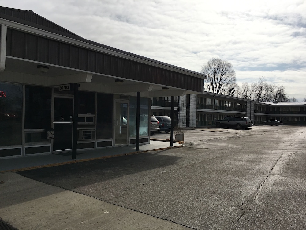 University Lodge Motel