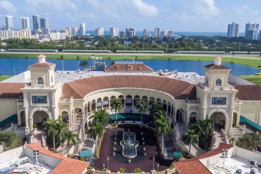 Gorgeous Gem, Walk From the Ocean!! - Image 1