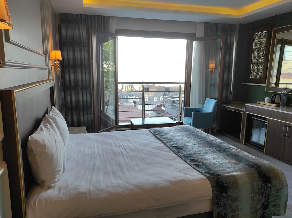 Magnaura House Otel - Image 19