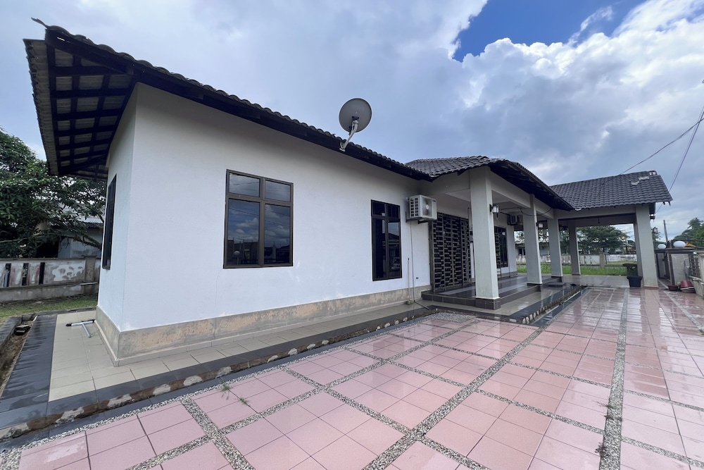 Nurbayu Villa (3 and 4 bedroom Villa) Kemaman
