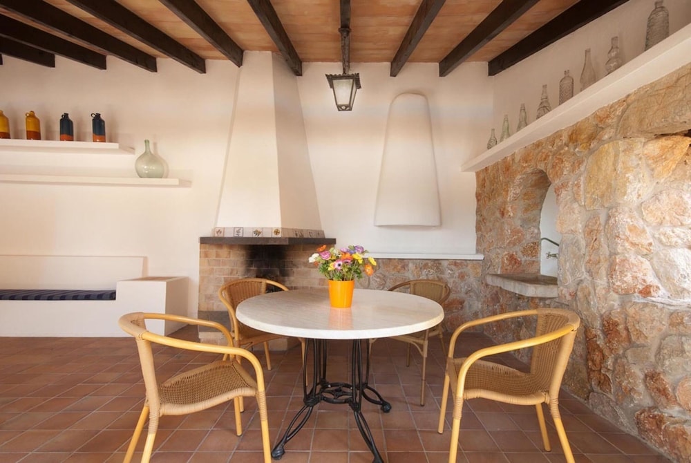 Villa - 4 Bedrooms with Pool and WiFi - 103163 photo 3