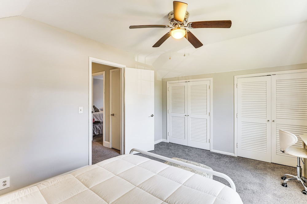 10 Mi to St Simons Island: Home w/ Screened Porch