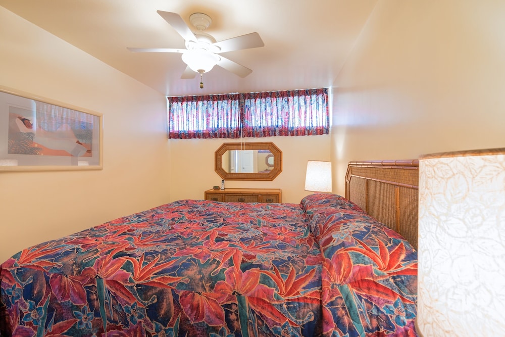 Kahana Reef 402 by RedAwning view 5