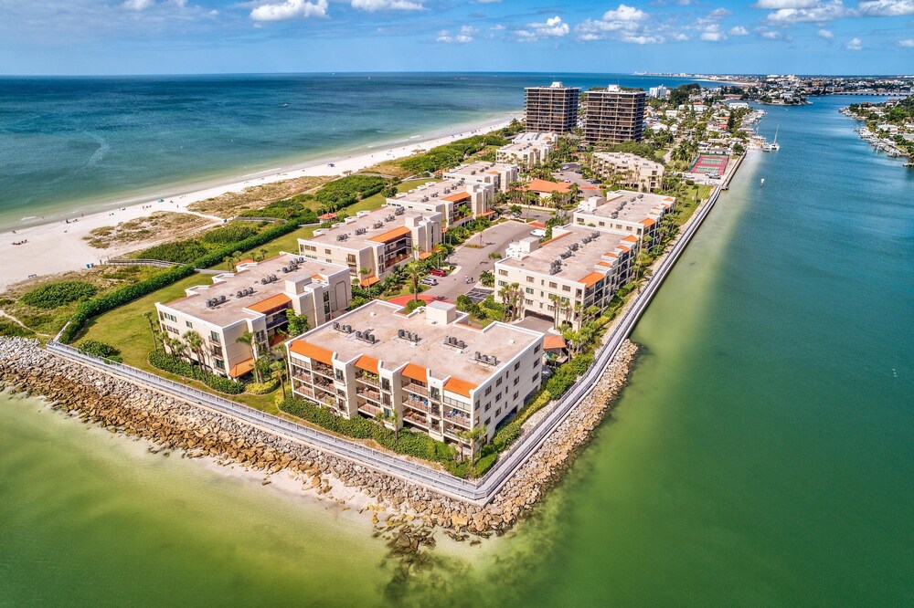 Land's End 4-306 Bay Front - Premier