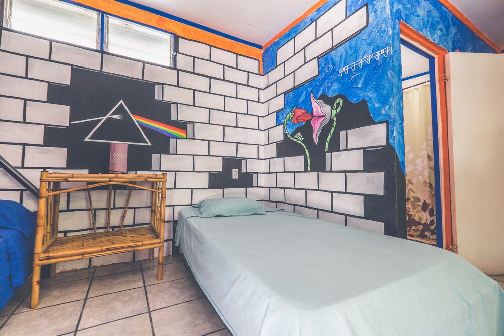 Pura Vida Hostel