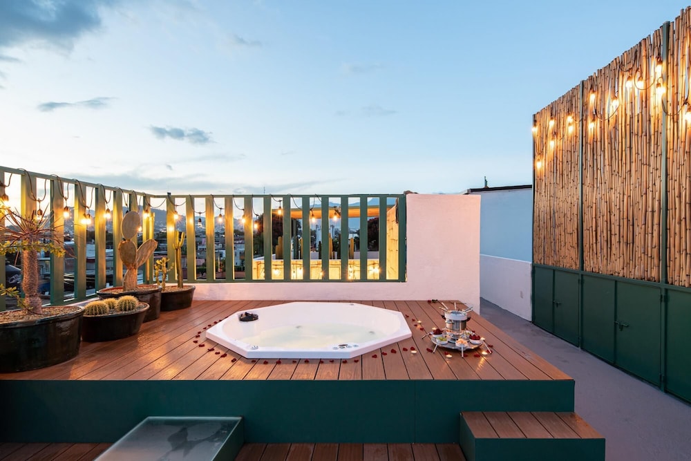 Rooftop Hot Tub 3 Levels 5bedroom in Villa Noria - Property Image 7