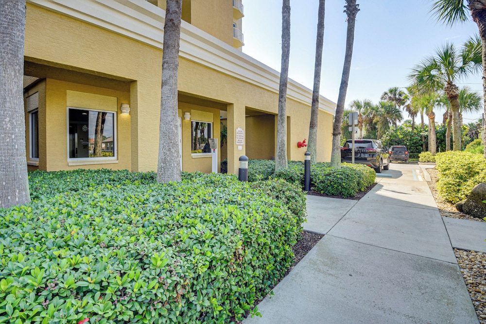 Direct Beach Access: NSB Condo w/ Community Perks