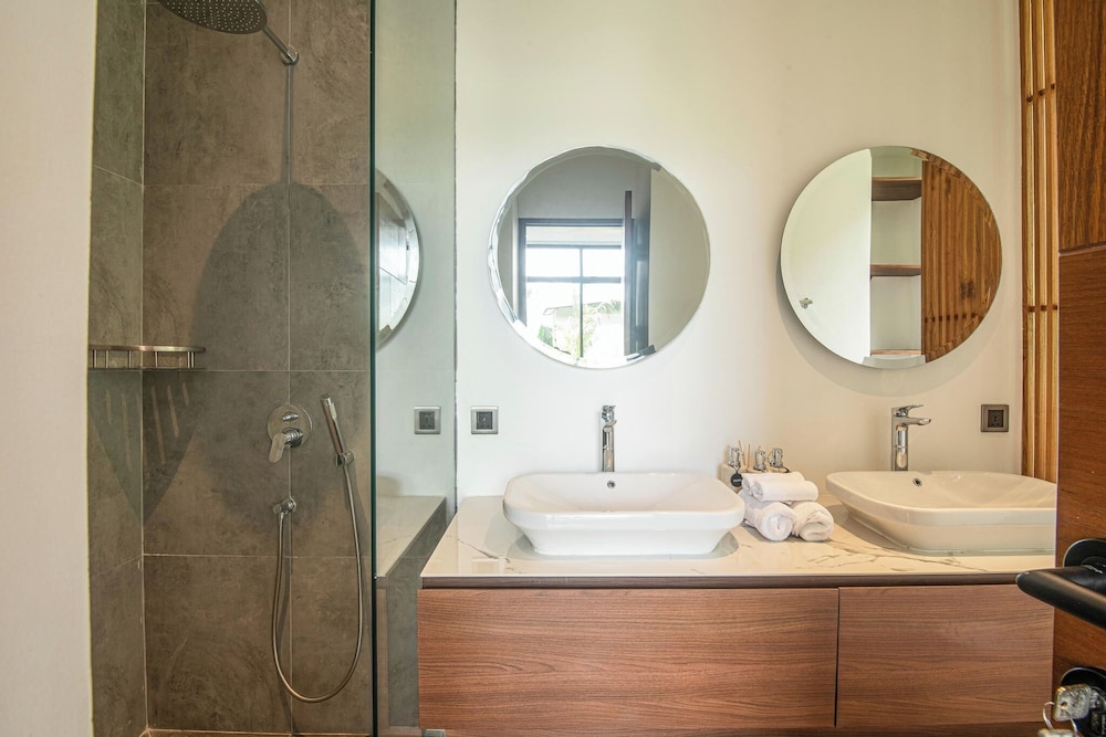 Exquisite 5BR Canggu Villa Steps From the Beach
