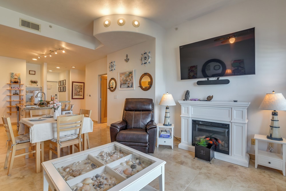 Walk to Galveston Beach: Family Condo w/ Pool