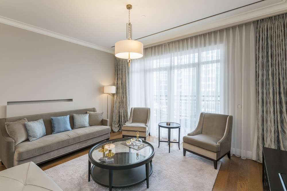 Ist flats Serviced Apartments - EMAAR SQ