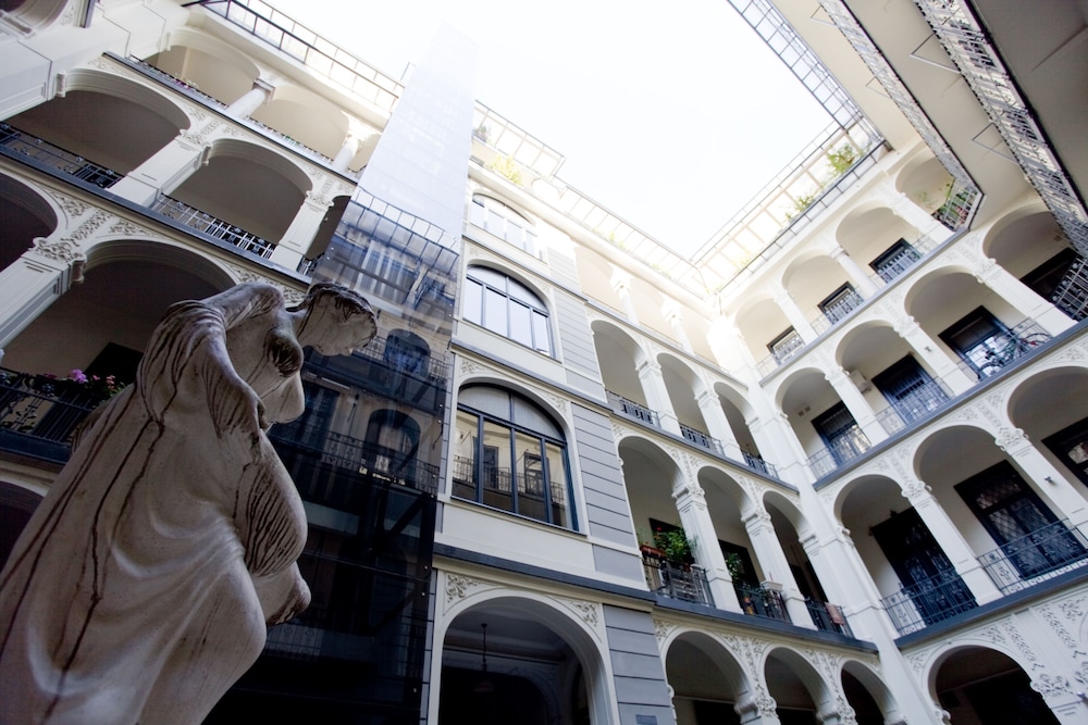 Budapest Easy Flat - Penthouse Basilica