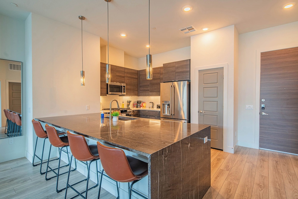 ROVE LIVING/KB - Scottsdale Grand