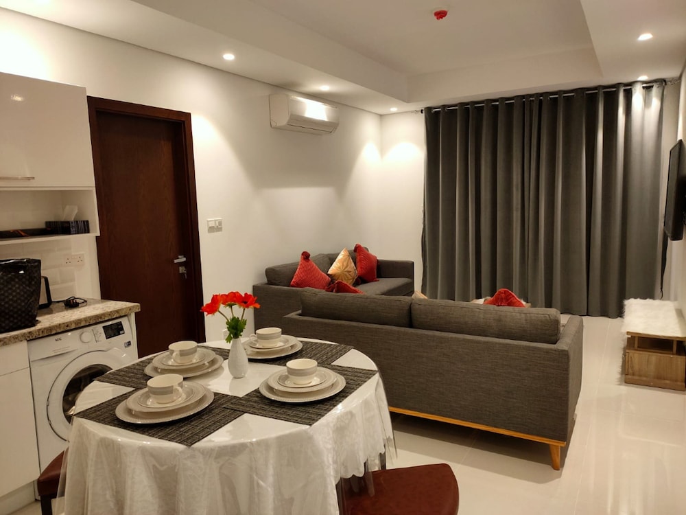 Elegant Lagoon View One-bedroom