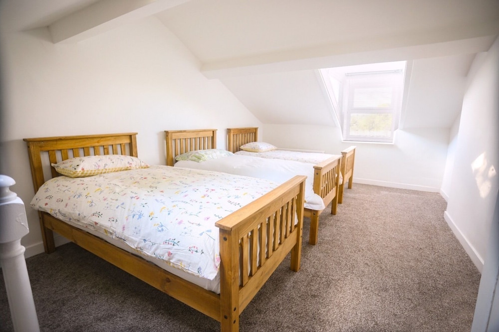 2-bed Apartment, Sleeps 6, 8-min Walk to Centre