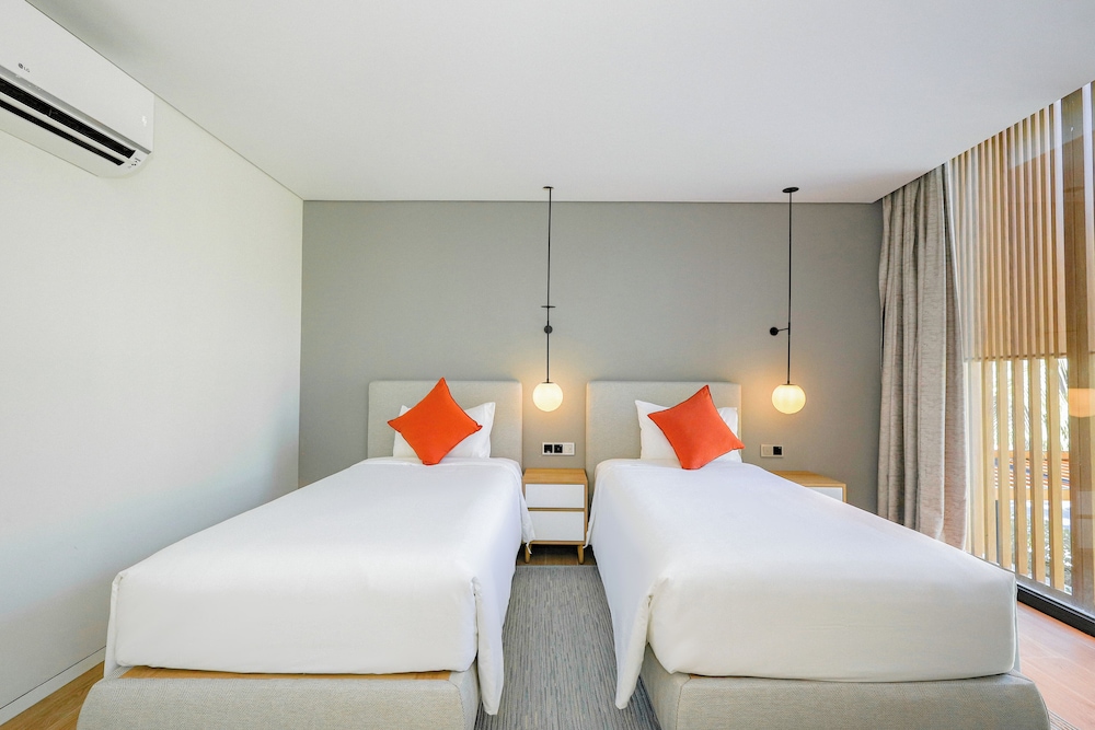Sailing Pool Villas & Resort Phu Quoc view 4