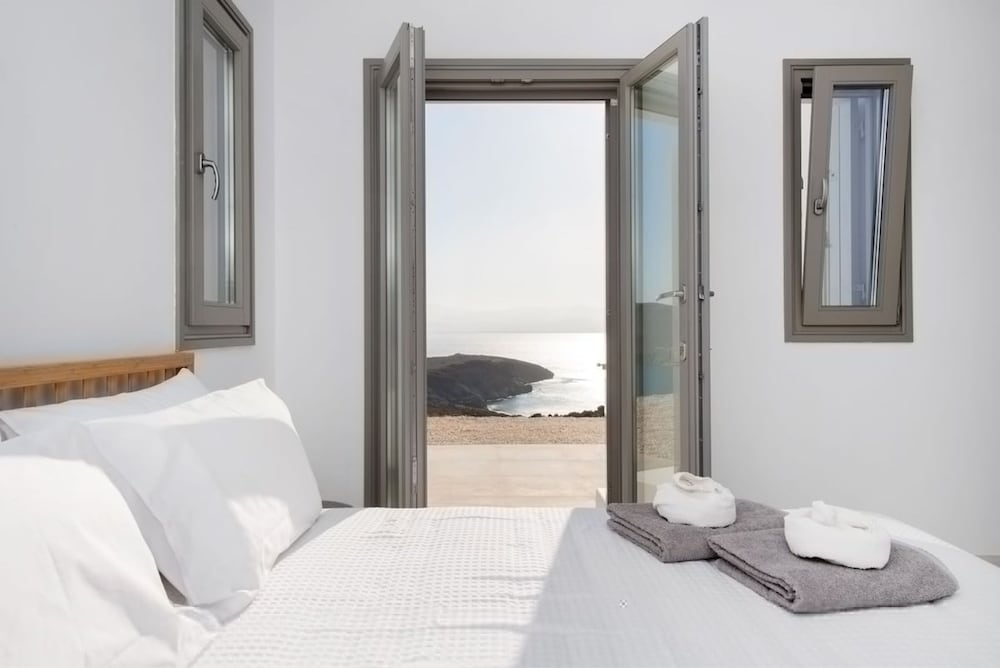 Rising Sun sea View Villa Near the Beach Paros