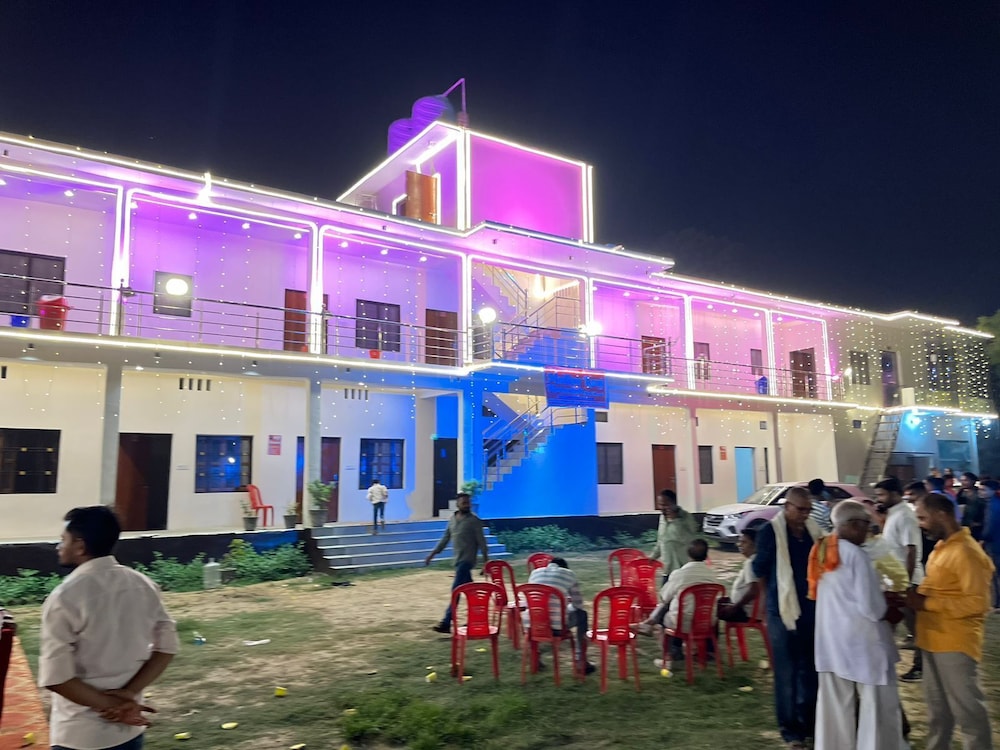 Madhur Kunj Guest House Pick and Drop