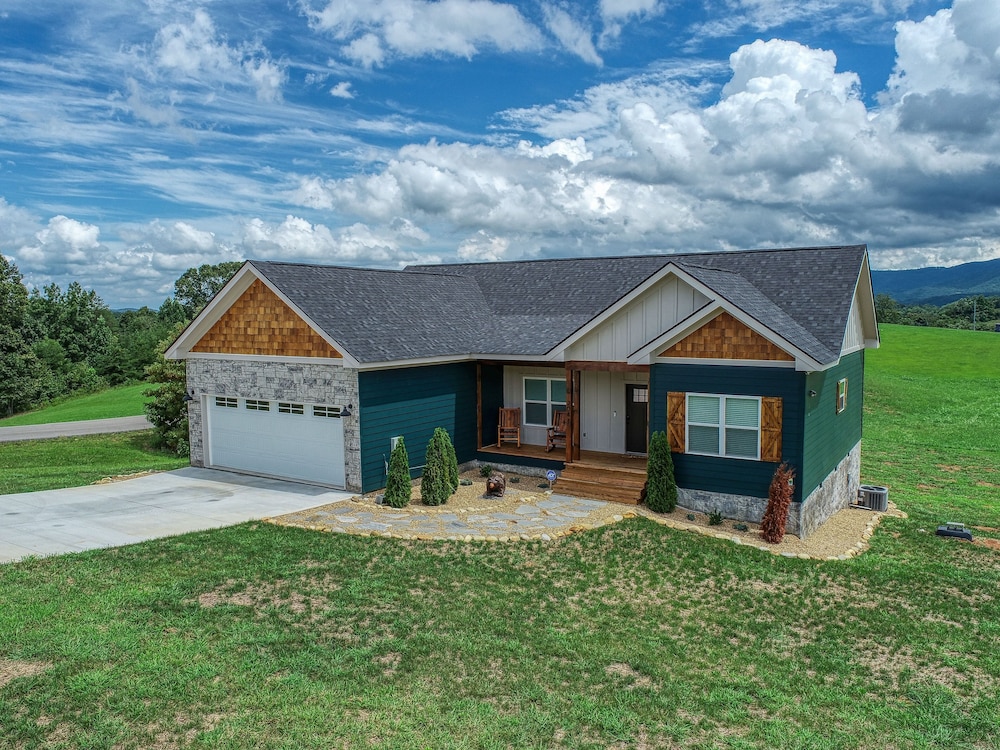 The Petty 3 Bedroom Cabin by Redawning view 5