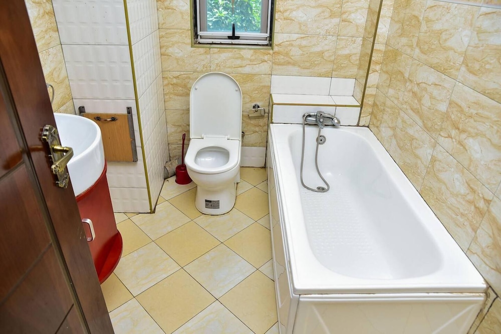 Magnificent Serviced 1 and 2 Bedroom Apartments view 5