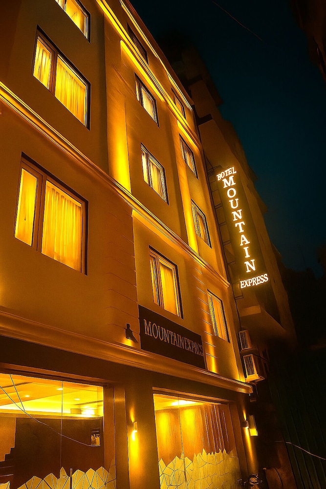 Hotel Mountain Bliss new delhi