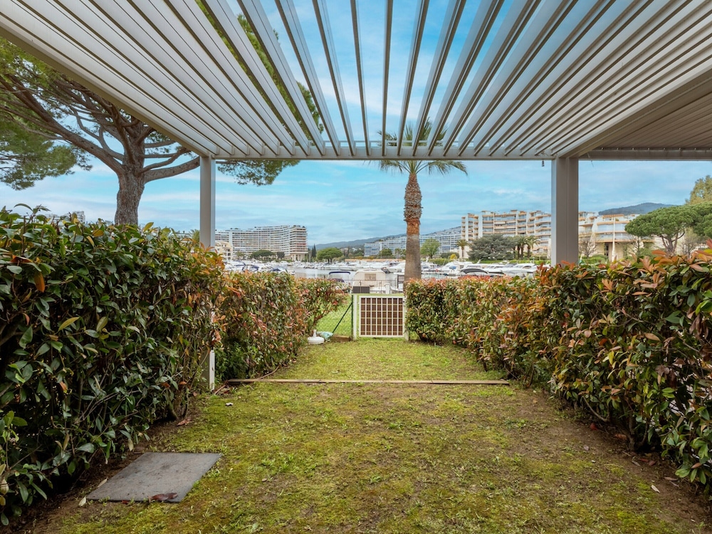 Apartment in Mandelieu-la-napoule