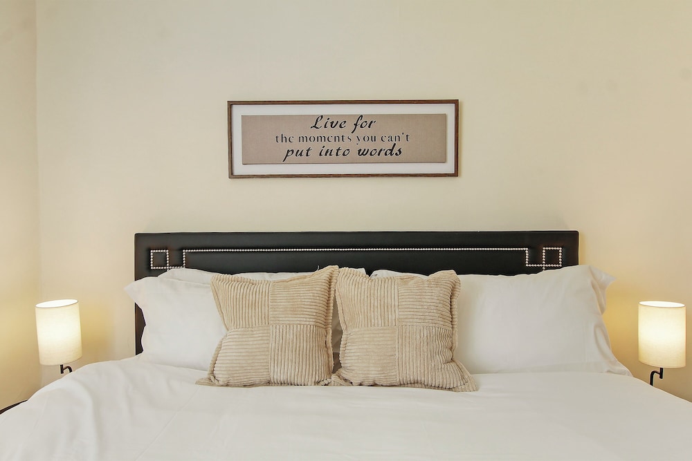 Cozy & Inviting 2BR - Sunnyside 3F