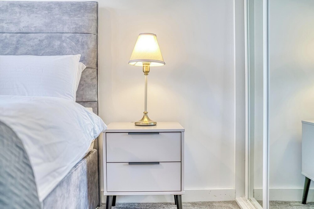 Salford Duplex Apartment - Near City Center