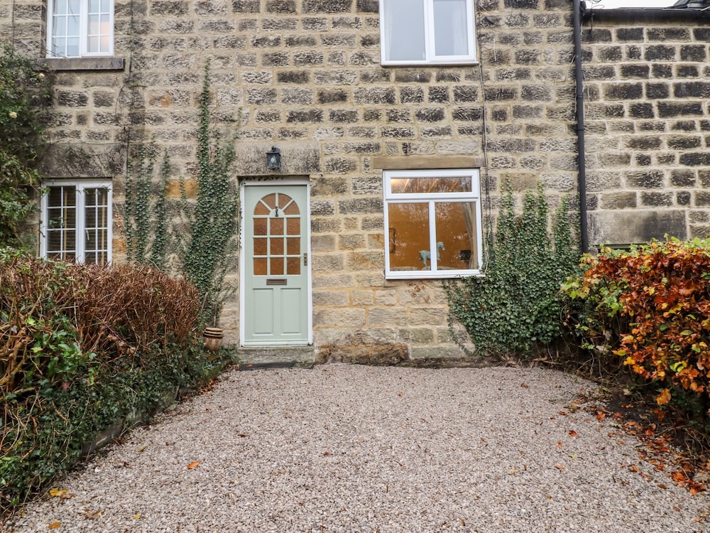 7 Scarah Bank Cottages