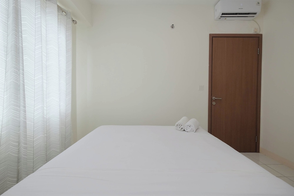 Modern Look 2BR at Podomoro Golf View Apartment