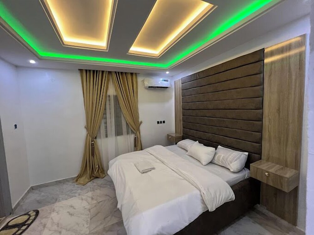 Gilllant Luxury Homes Apartment