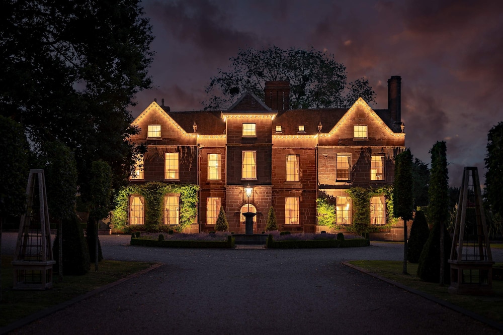 Host Stay Hillhampton House