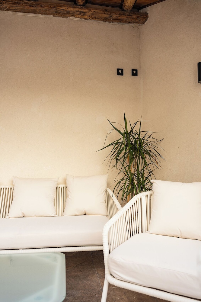 Qazris Suites