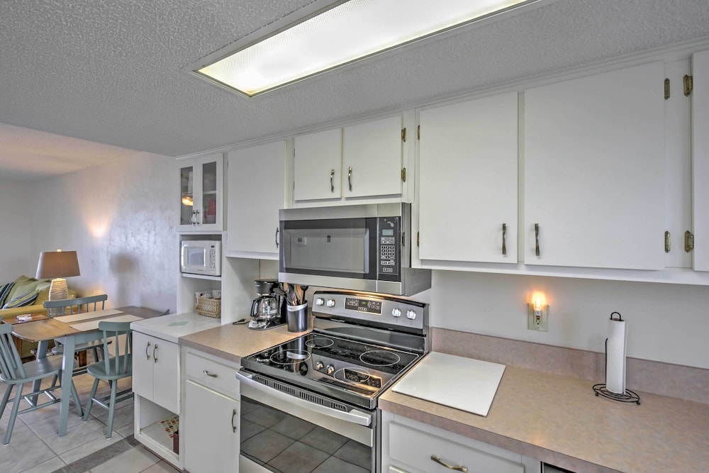 Oceanfront Ormond Beach Condo w/ Pool Access! view 5